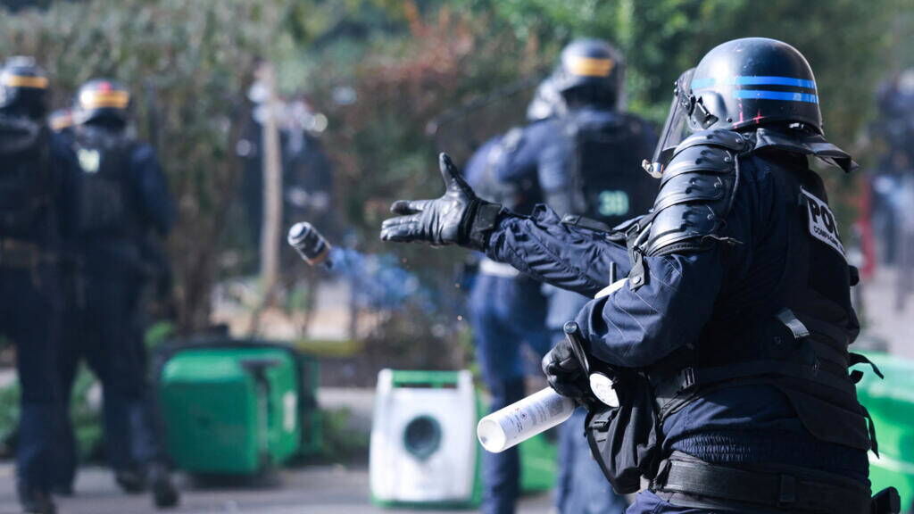 Fransa'da öğrenci protestoları büyüyor: Sendikalar meydanlara indi, polis şiddeti tepki çekiyor