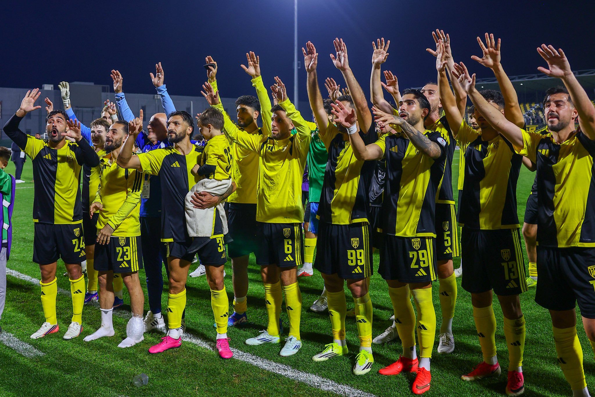 Lider Aliağa zirveyi bırakmadı: Evinde Aksaray'ı 2-1 geçti
