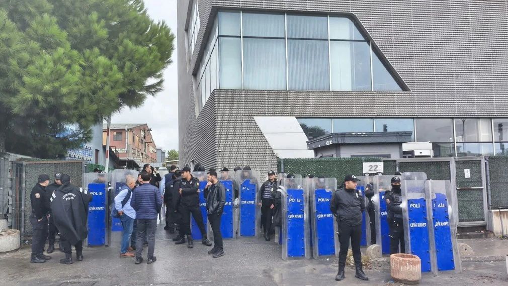 Halk TV’ye şafak baskını: Kayyum atandı, yayın durduruldu!-1