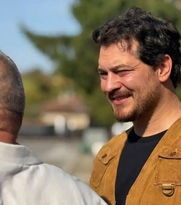 Çağatay Ulusoy ailesiyle birlikte Bulgaristan'daki köyüne gitti-1