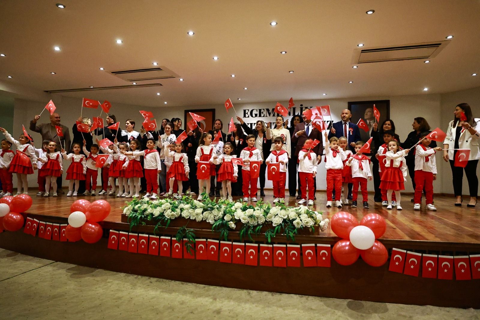 Çocuk Bi̇ri̇mleri̇ 29 Eki̇m Kutlamasi