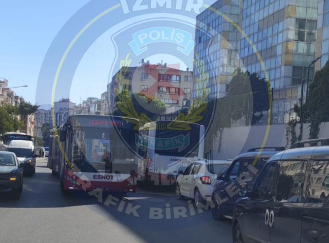 Karabağlar’a gidecekler dikkat: ESHOT aracı arızalandı, trafik yoğunluğu var!