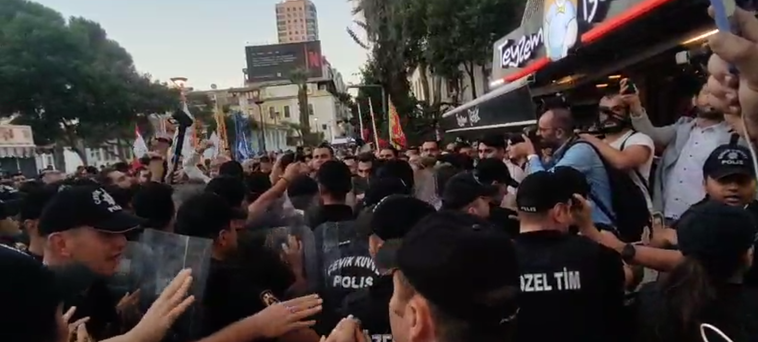 Tugay’ın AKP'ye geçiş planı protesto ediliyor: Polis yürüyüşü engelledi
