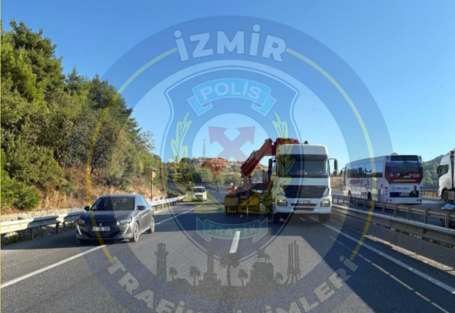 Manisa-İzmir yolunda sürücülere uyarı: Sol şerit trafiğe kapatıldı