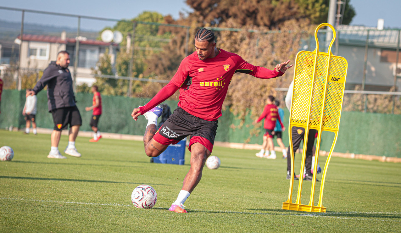 Göztepe Çorum deplasmanının hazırlıklarını tamamladı