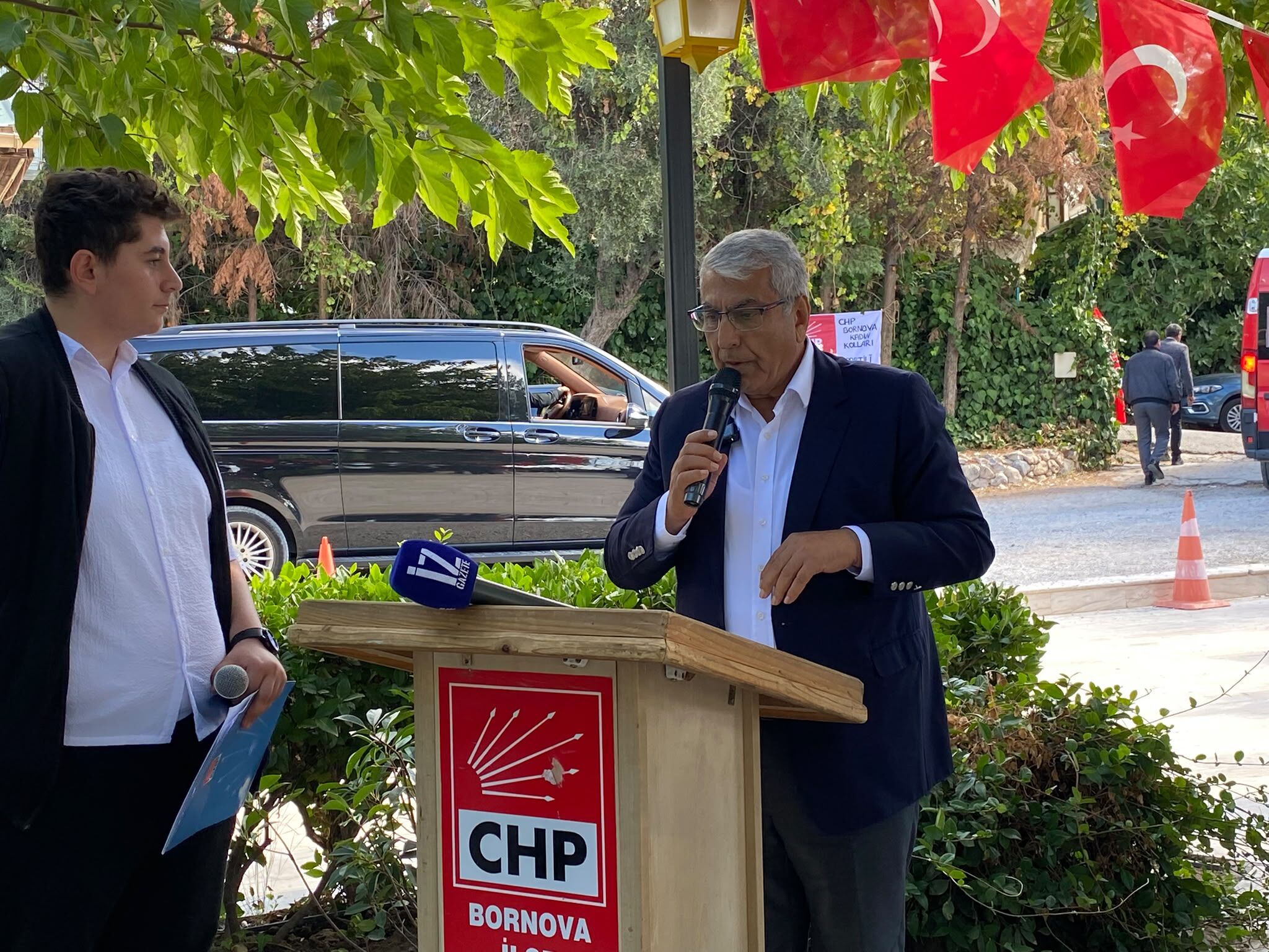 CHP Bornova’da birlik ve dayanışma buluşması... Başkan Gümrükçü: Kalemizi teslim edenlerden hesap soracağız