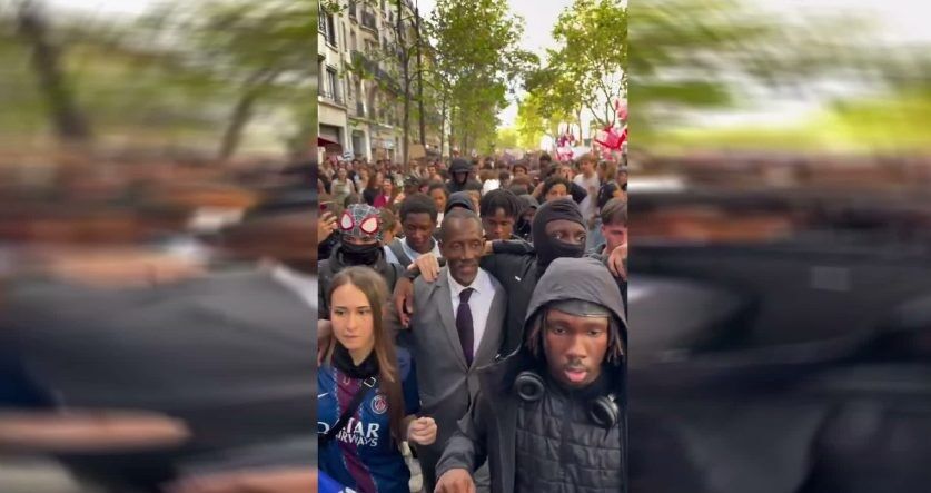 Fransa'da öğrenci protestoları büyüyor: 266 bin kişi sokaklara çıktı