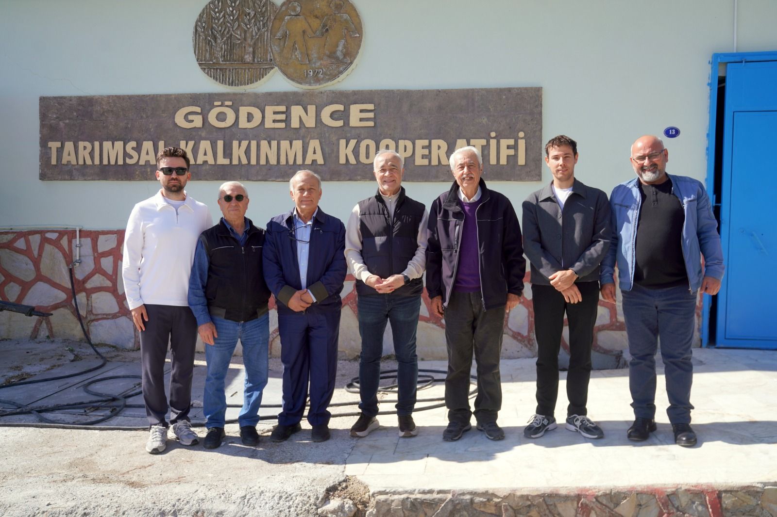 Seferihisar’da üreticiye destek: Sakız ağacı için ortak çalışma