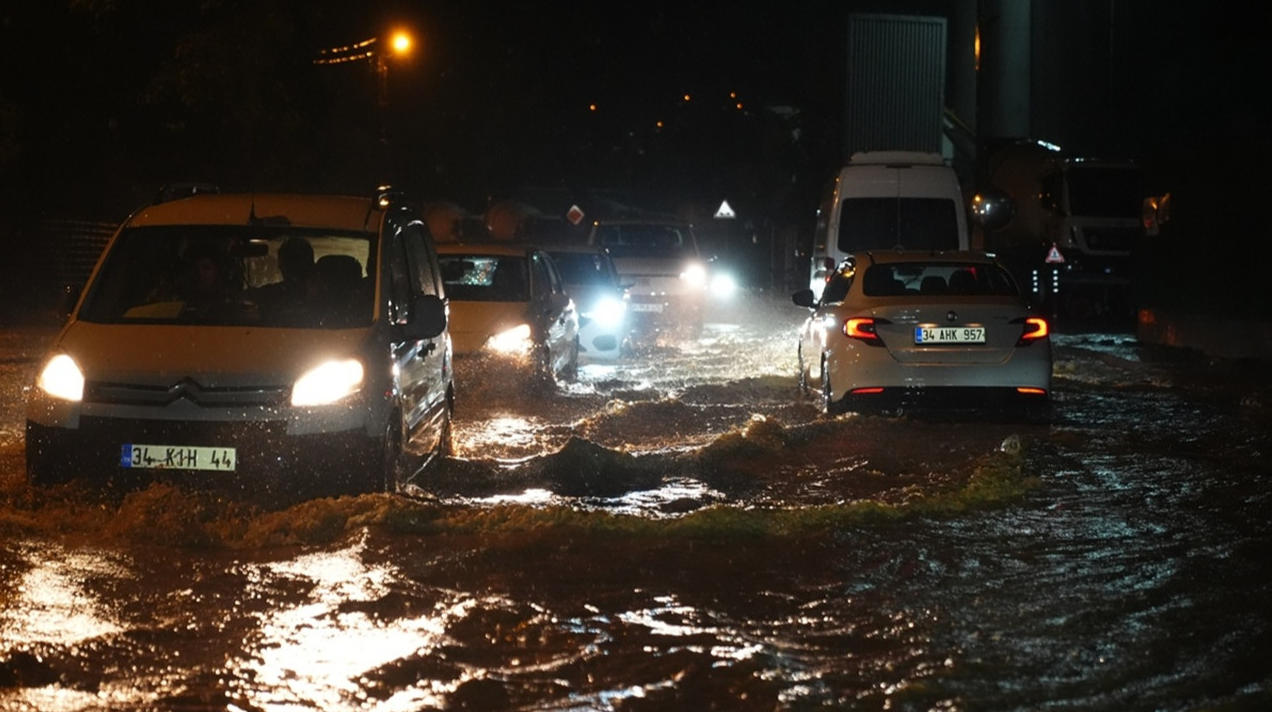 Yarın 10 ile turuncu, 26 ile sarı kod verildi: İzmir’de tehlike yok