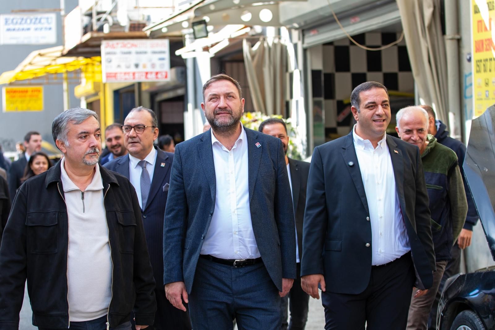 CHP İzmir’den Narlıdere esnafına ziyaret: Gümrükçü, esnafın sorunlarını dinledi-1