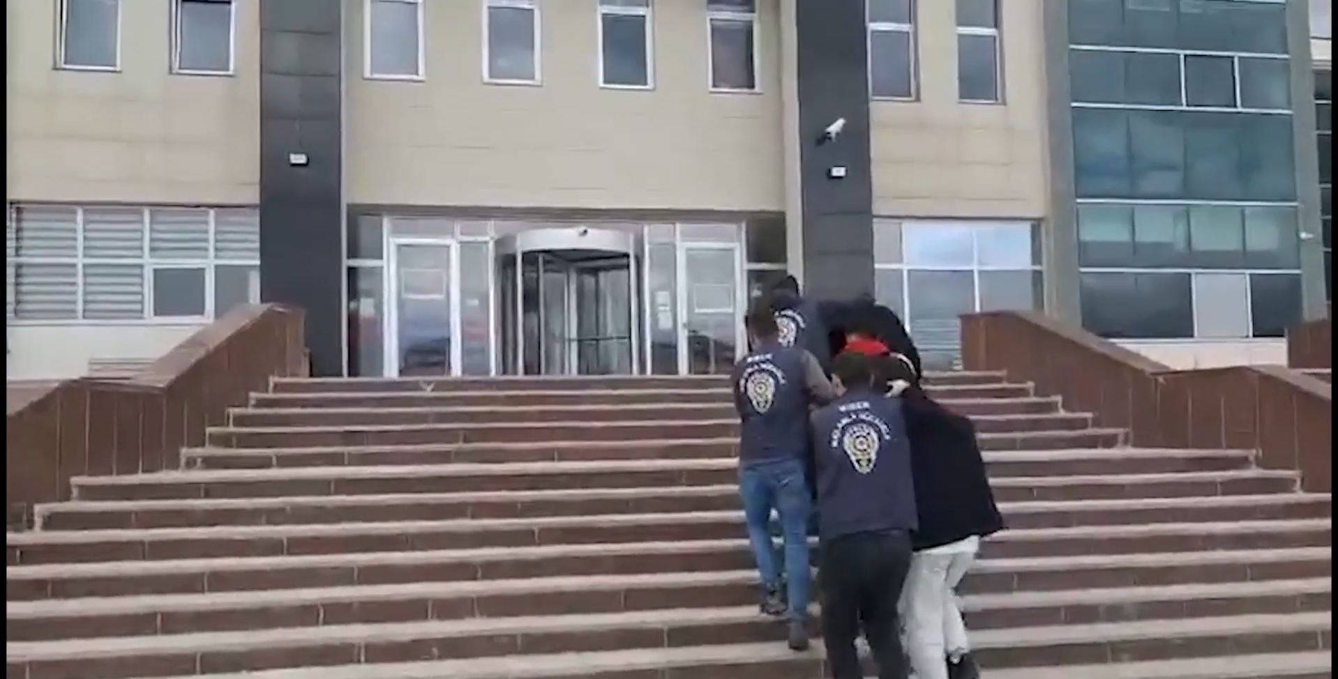 İzmir dahil 61 ilde operasyon… Siber dolandırıcılara baskın