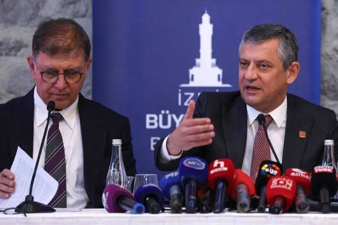 Özel’den Tugay’a sert sözler: Duyunca midem bulanıyor, burnundan getirmezsem namussuzum