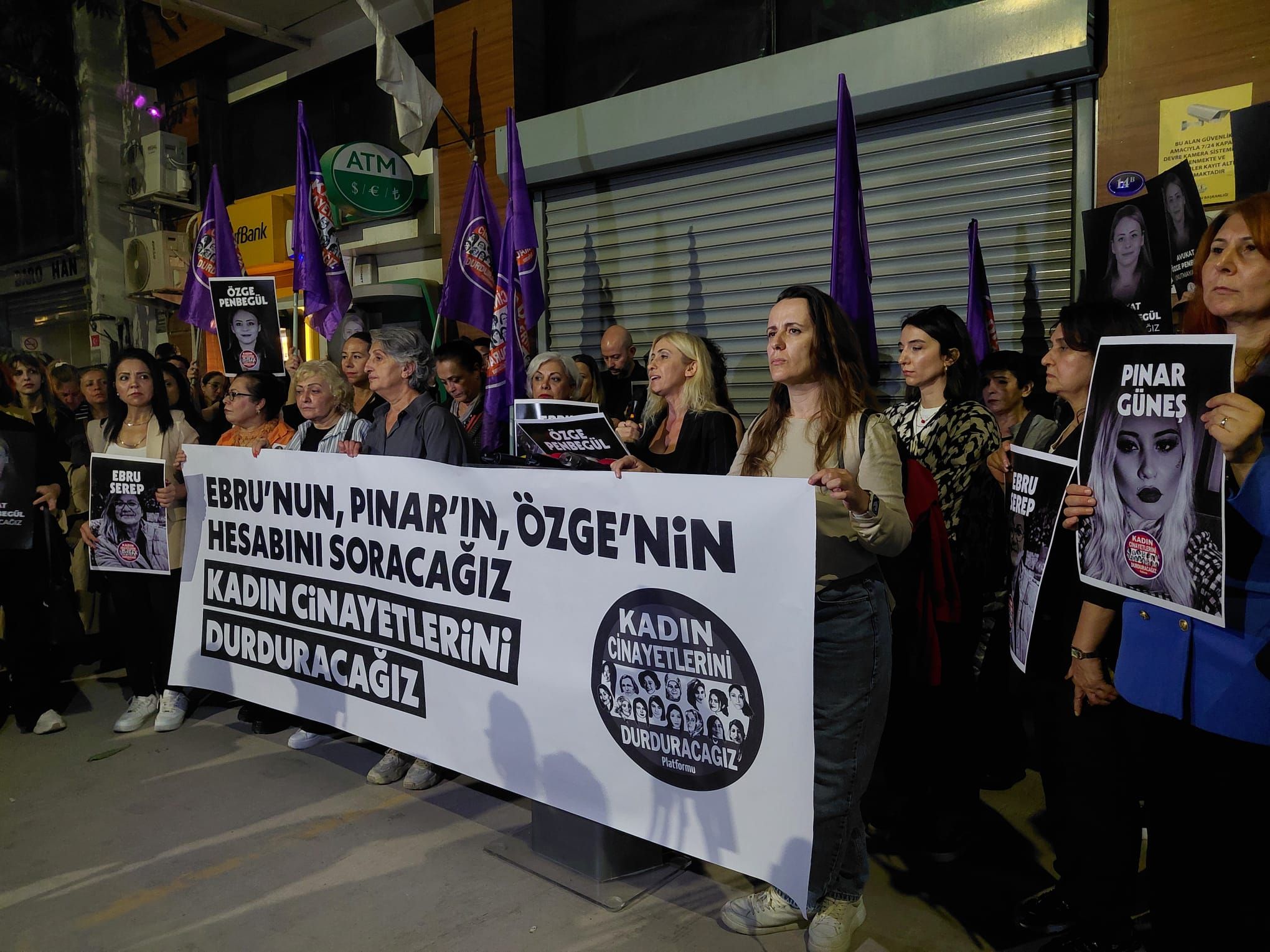 İzmir'de 10 Günde 3 Kadın Öldürüldü Kamu Kurumlarının Denetim Mekanizması Sorgulanmalı (1)