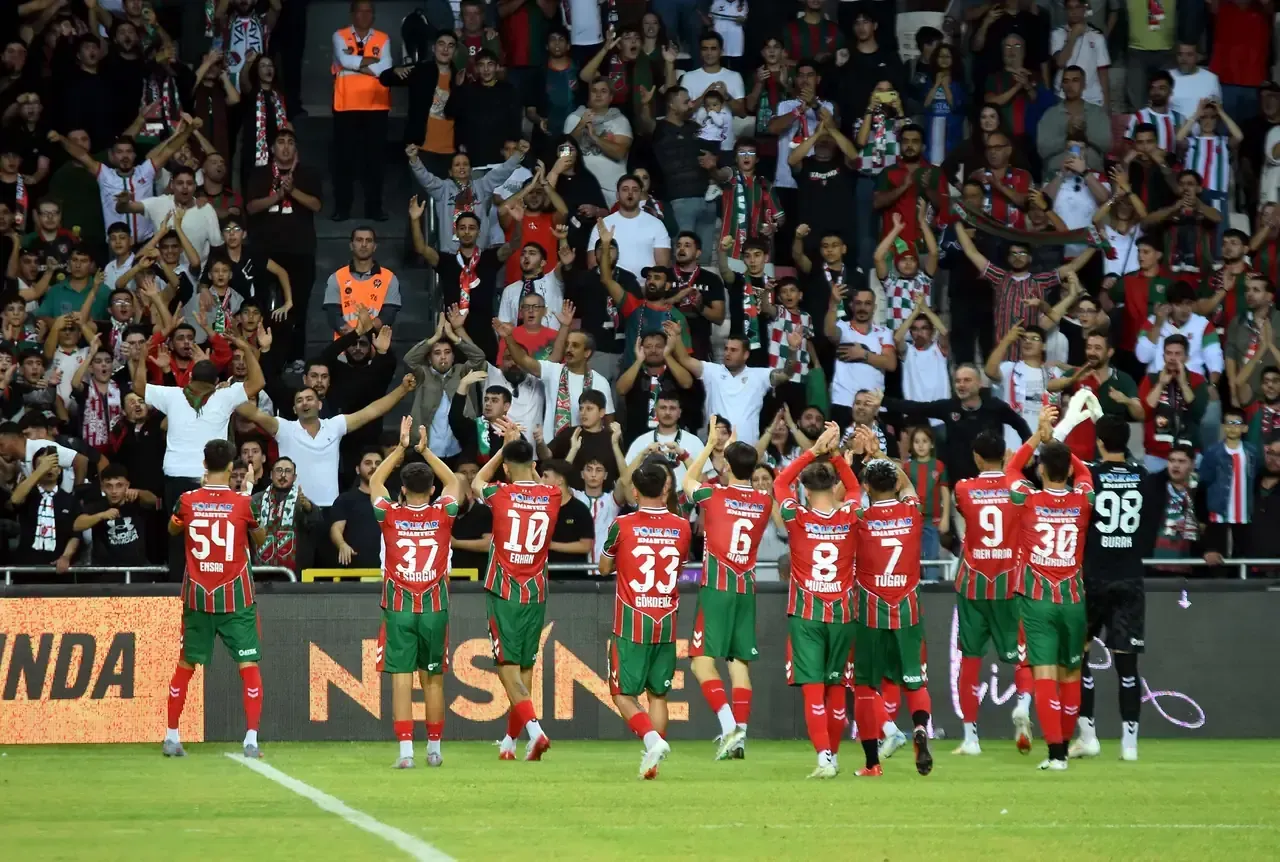 İzmir’de cumartesi ateşi: Altay telafi, Kaf-Kaf seri peşinde!