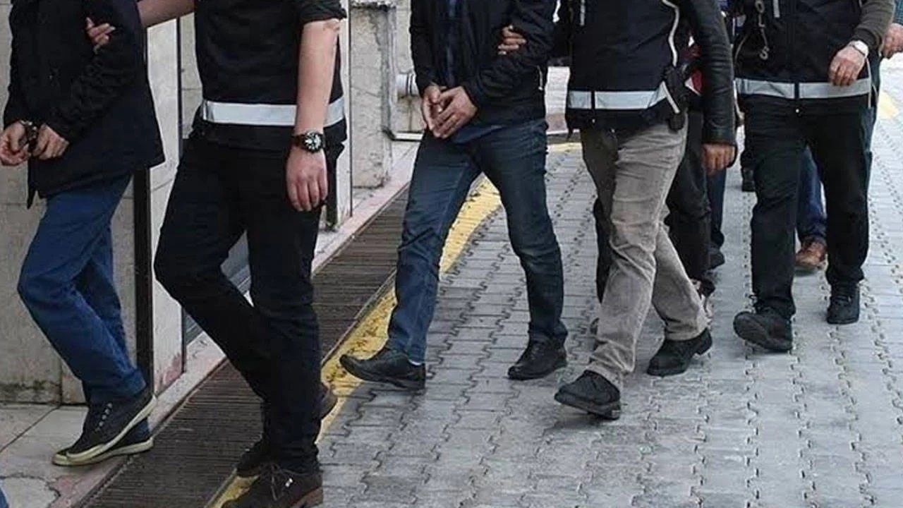 İzmir dâhil 58 ilde suç örgütü operasyonu: 348 şüpheli gözaltında!