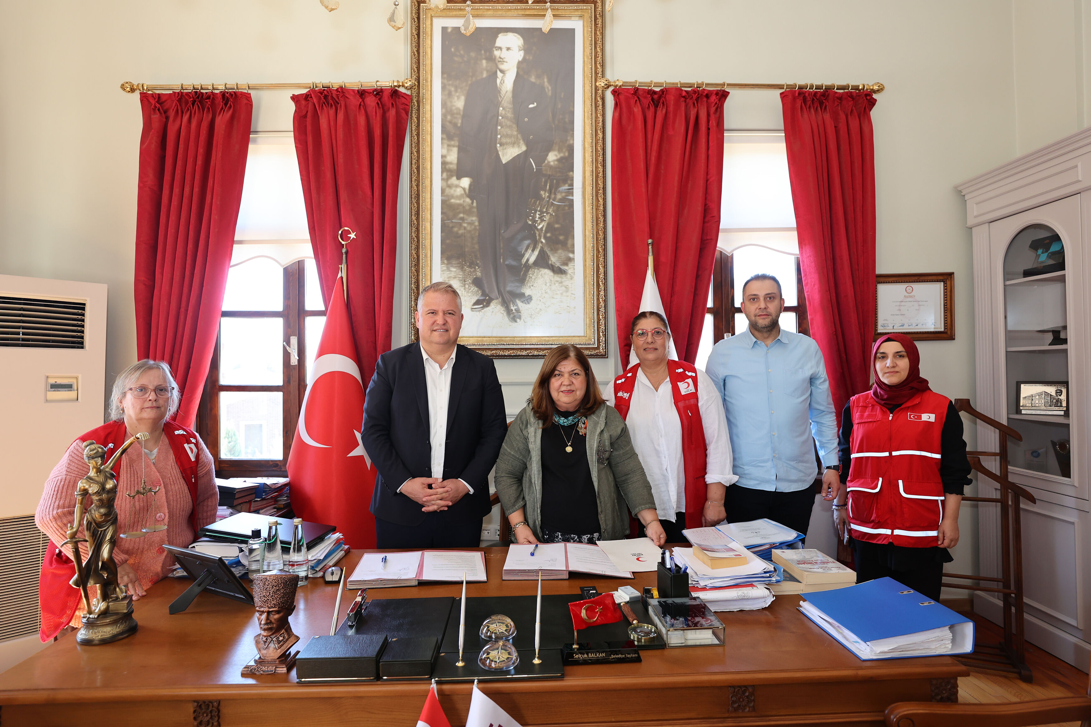 Urla Belediyesi Ve Türk Kızılayı Urla Şubesi’nden Sosyal Dayanışmayı Güçlendirecek Iş Birliği (1)