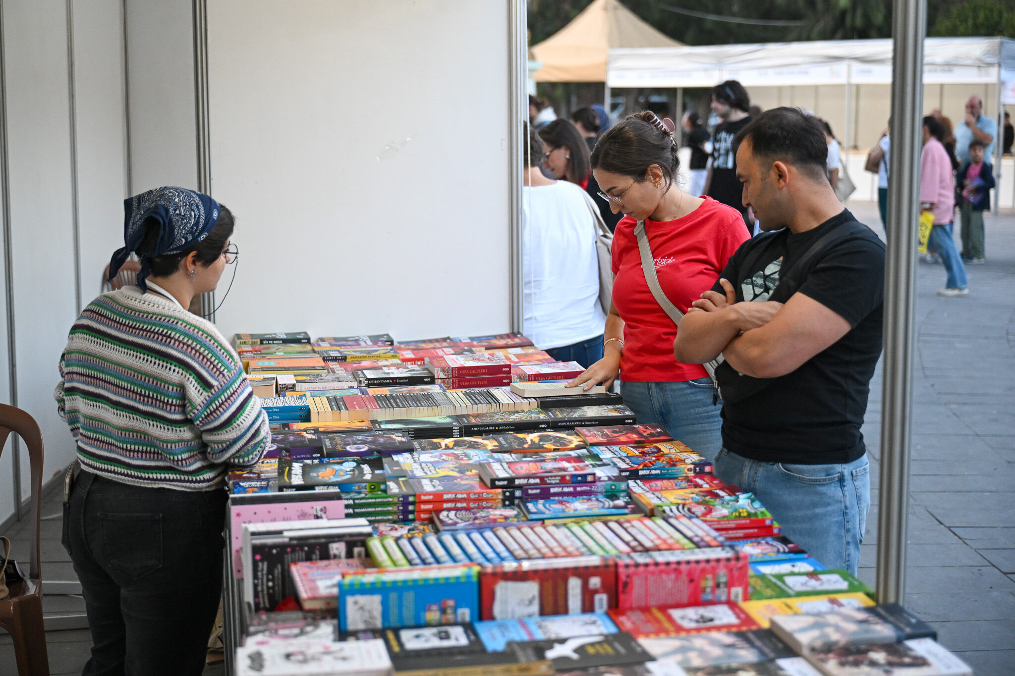 10 gün sürdü... Bornova'da 790 bin kitap okuyucularla buluştu